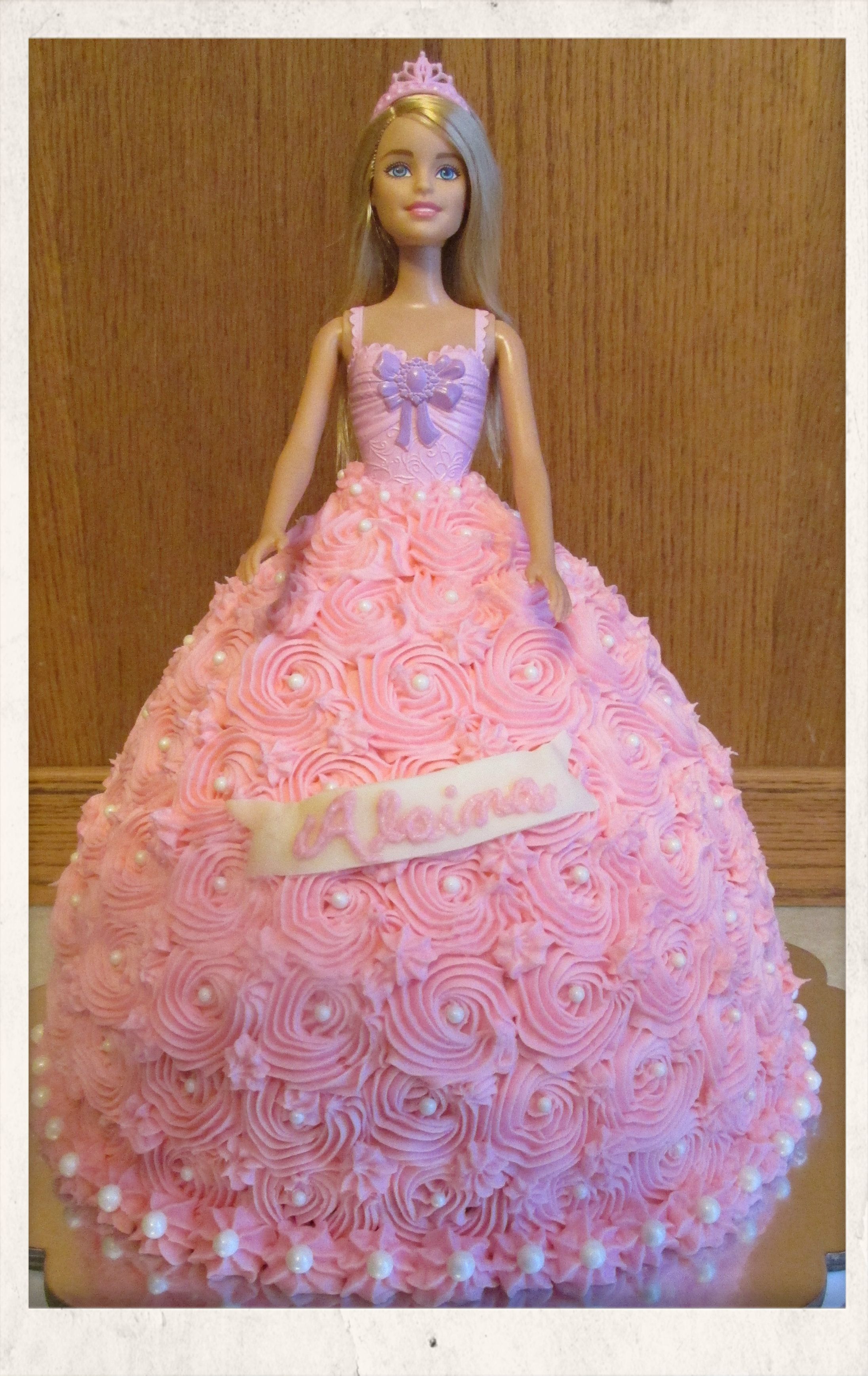 Detail Gambar Kue Barbie Nomer 24