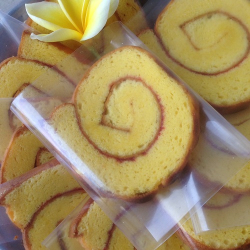 Detail Gambar Kue Bolu Gulung Nomer 8