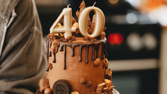 Detail Gambar Kue Dan Ucapan Ulang Tahun Nomer 30
