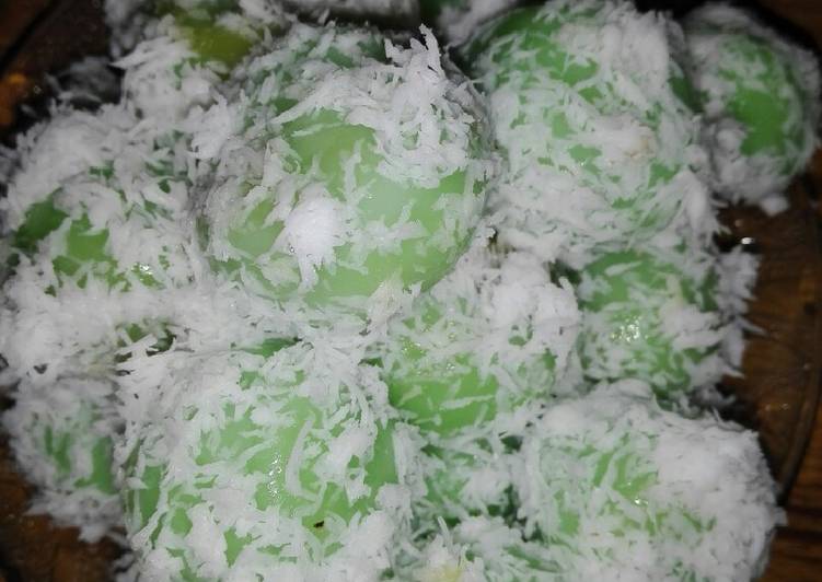 Detail Gambar Kue Klepon Nomer 49