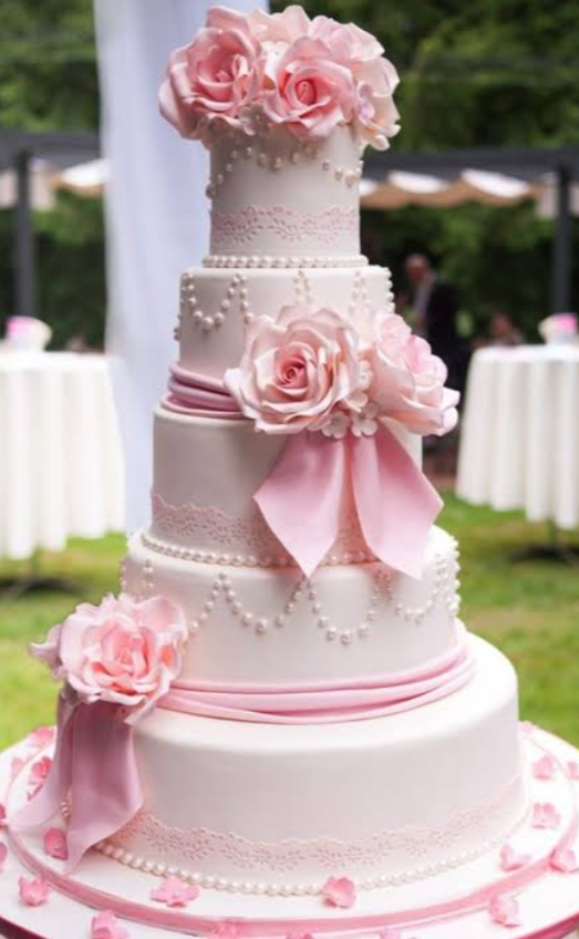 Detail Gambar Kue Pernikahan Mewah Nomer 45