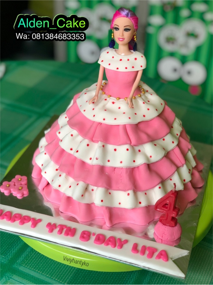 Detail Gambar Kue Tart Barbie Nomer 4