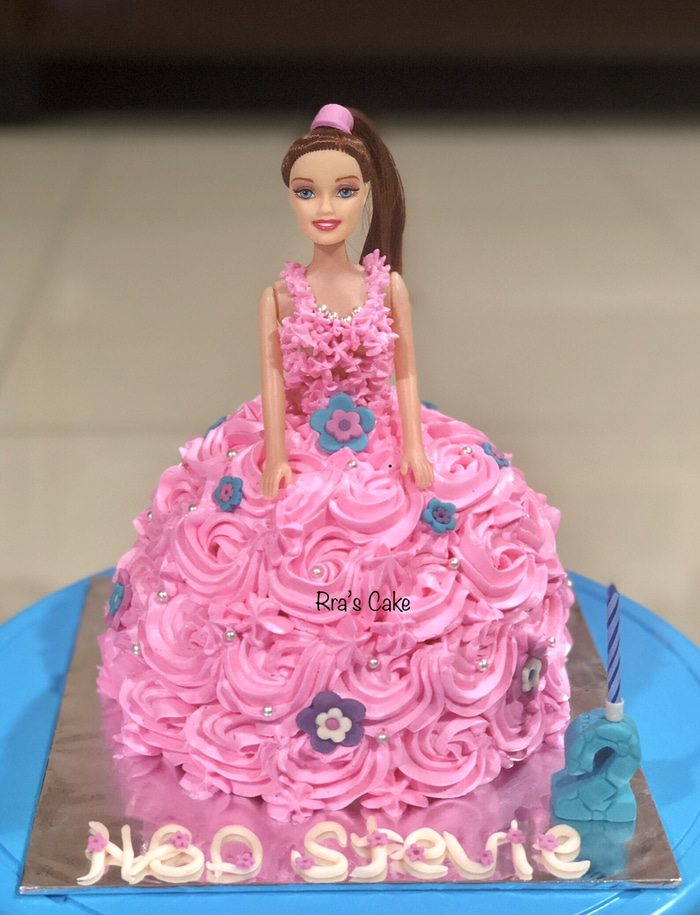 Detail Gambar Kue Tart Barbie Nomer 36