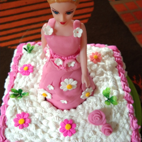 Detail Gambar Kue Tart Barbie Nomer 49