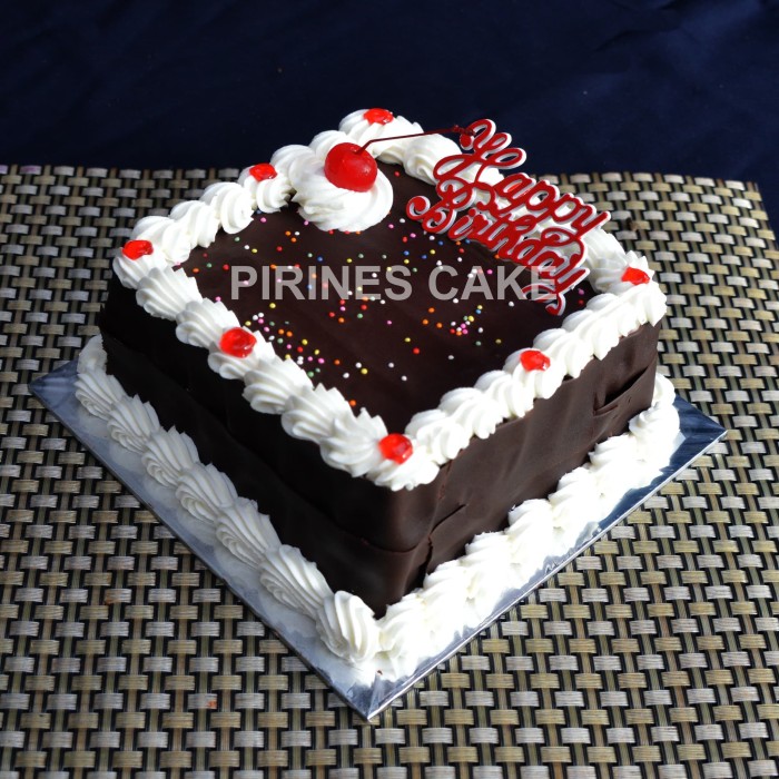 Detail Gambar Kue Tart Black Forest Nomer 30