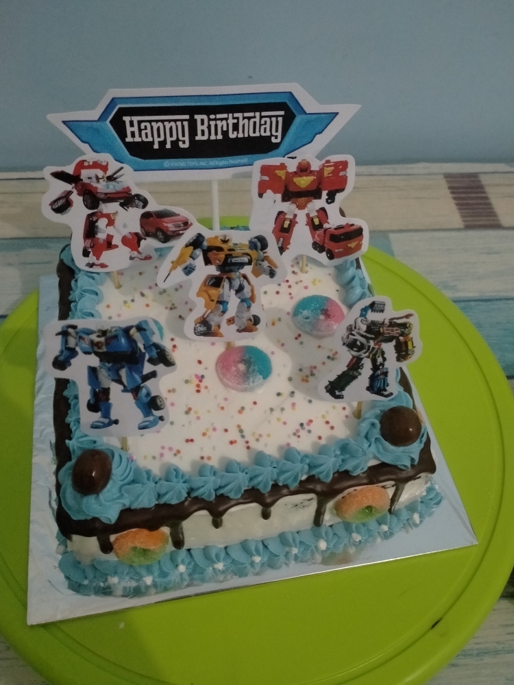 Detail Gambar Kue Ulang Tahun Karakter Robot Nomer 34