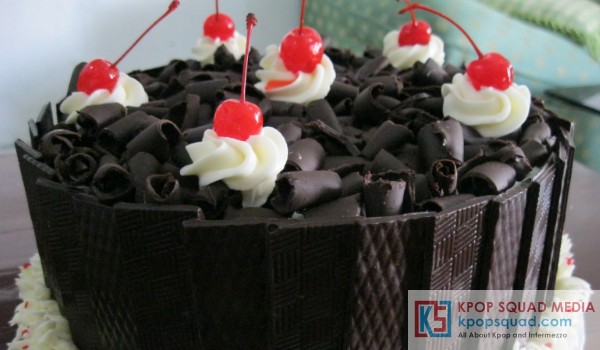 Detail Gambar Kue Ulang Tahun Ke 18 Nomer 27