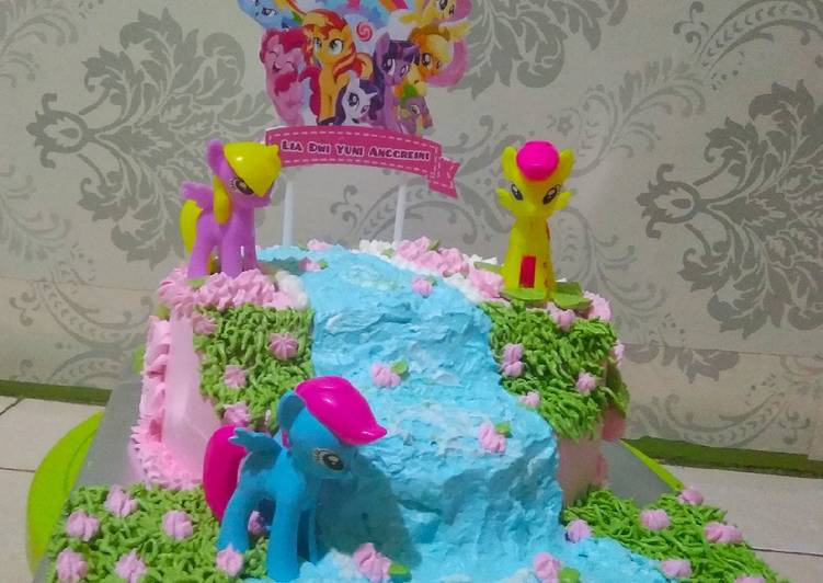 Detail Gambar Kue Ulang Tahun Kuda Poni Nomer 38