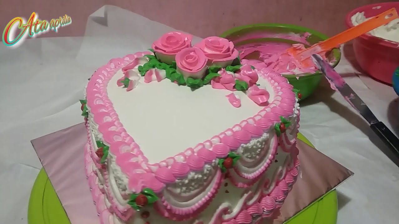 Detail Gambar Kue Ulang Tahun Love Nomer 46