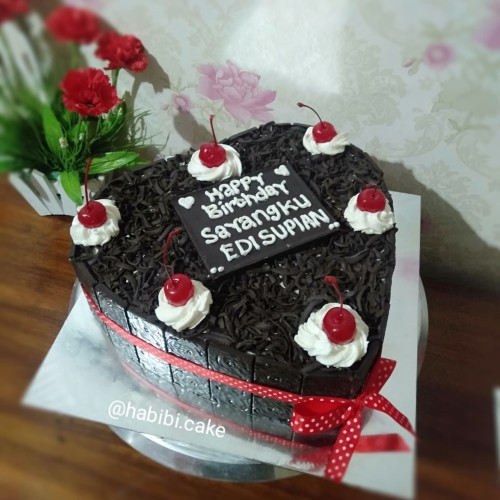 Detail Gambar Kue Ulang Tahun Suami Nomer 16