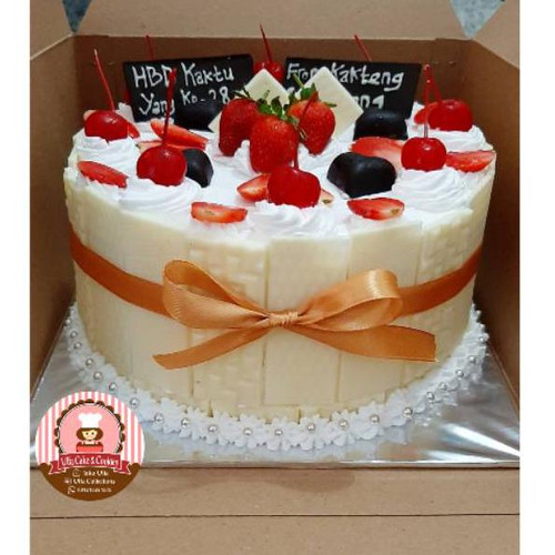 Detail Gambar Kue Ulang Tahun Yang Bagus Dan Menarik Nomer 20