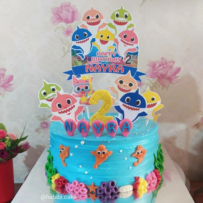 Detail Gambar Kue Ultah Baby Shark Nomer 6