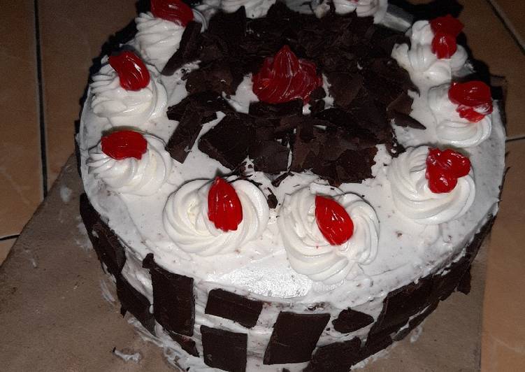 Detail Gambar Kue Ultah Black Forest Nomer 48