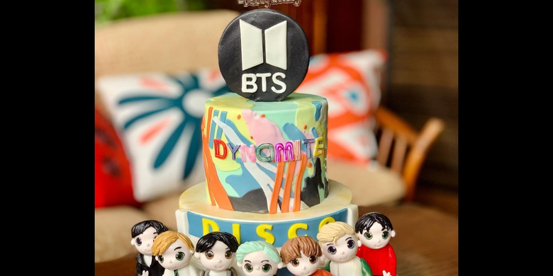 Detail Gambar Kue Ultah Bts Nomer 32