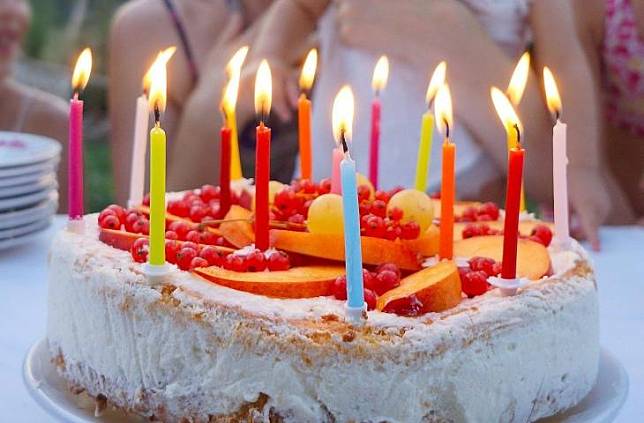 Detail Gambar Kue Ultah Dan Ucapannya Nomer 50