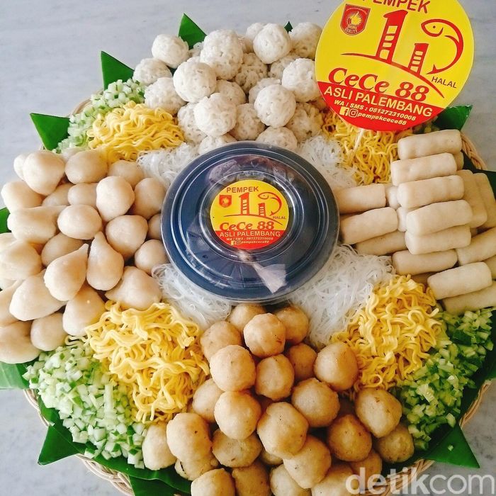 Detail Gambar Kue Ultah Dari Pempek Nomer 8