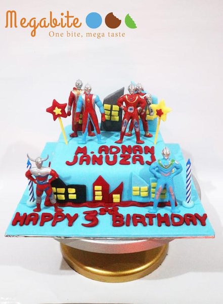 Detail Gambar Kue Ultah Ultraman Nomer 30