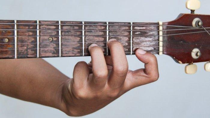 Detail Gambar Kunci Gitar Am Nomer 23