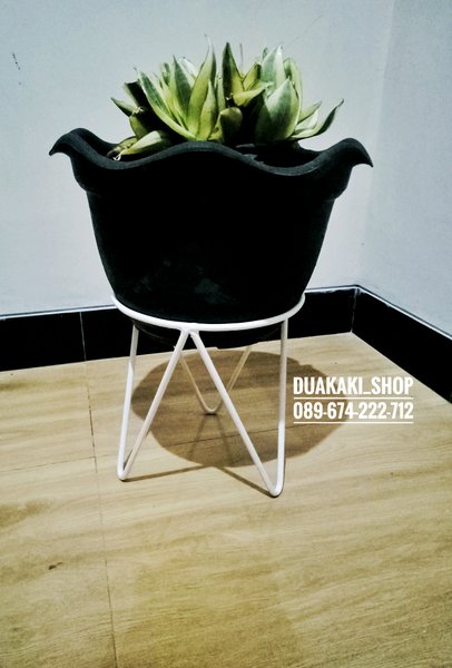 Detail Contoh Rak Pot Bunga Dari Besi Nomer 27