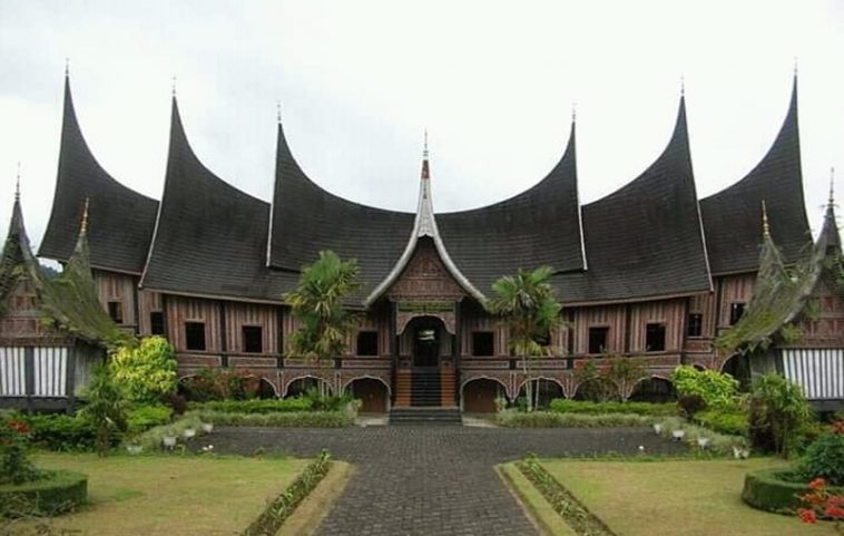 Detail Contoh Rumah Adat Minangkabau Nomer 7