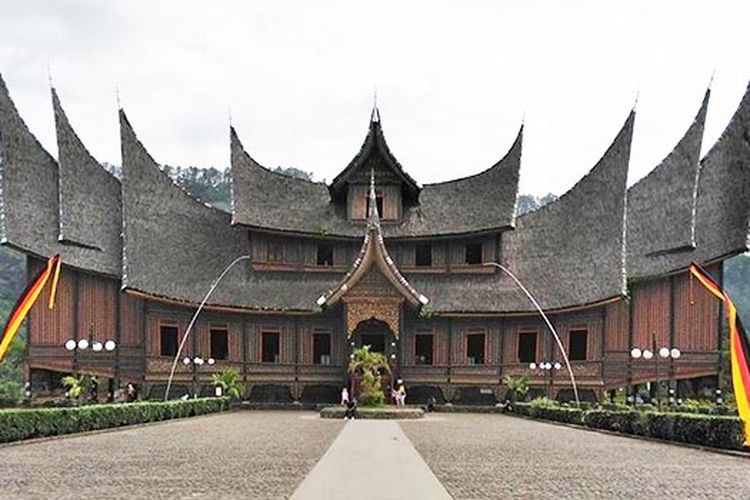 Detail Contoh Rumah Adat Yang Ada Di Indonesia Nomer 20