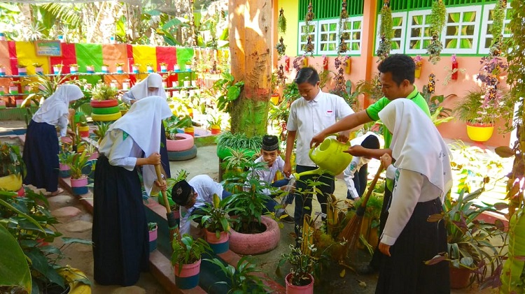 Detail Contoh Sekolah Adiwiyata Nomer 40