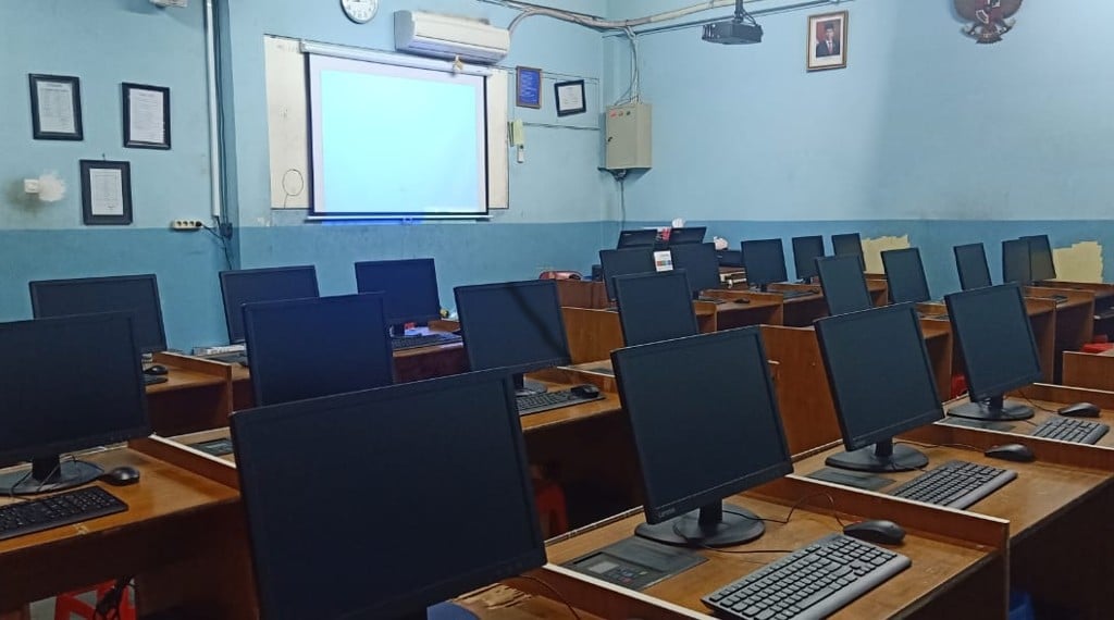 Gambar Lab Komputer Sekolah - KibrisPDR