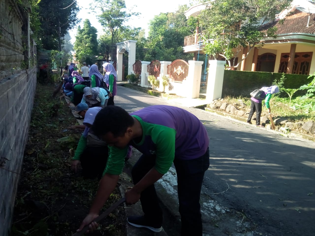 Detail Gambar Lagi Kerja Bakti Jalan Nomer 14