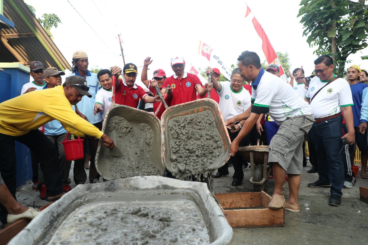 Detail Gambar Lagi Kerja Bakti Jalan Nomer 46