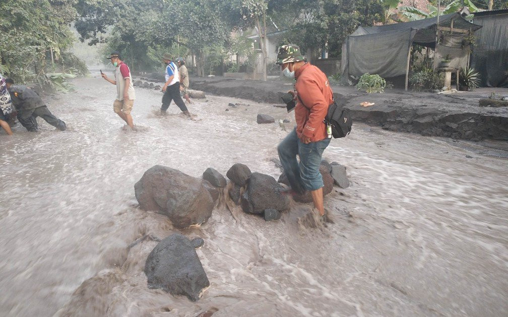 Detail Gambar Lahar Dingin Nomer 29