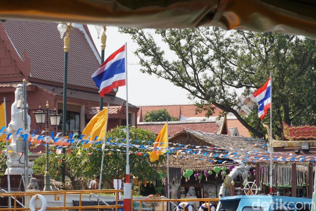 Detail Gambar Lambang Negara Thailand Nomer 31