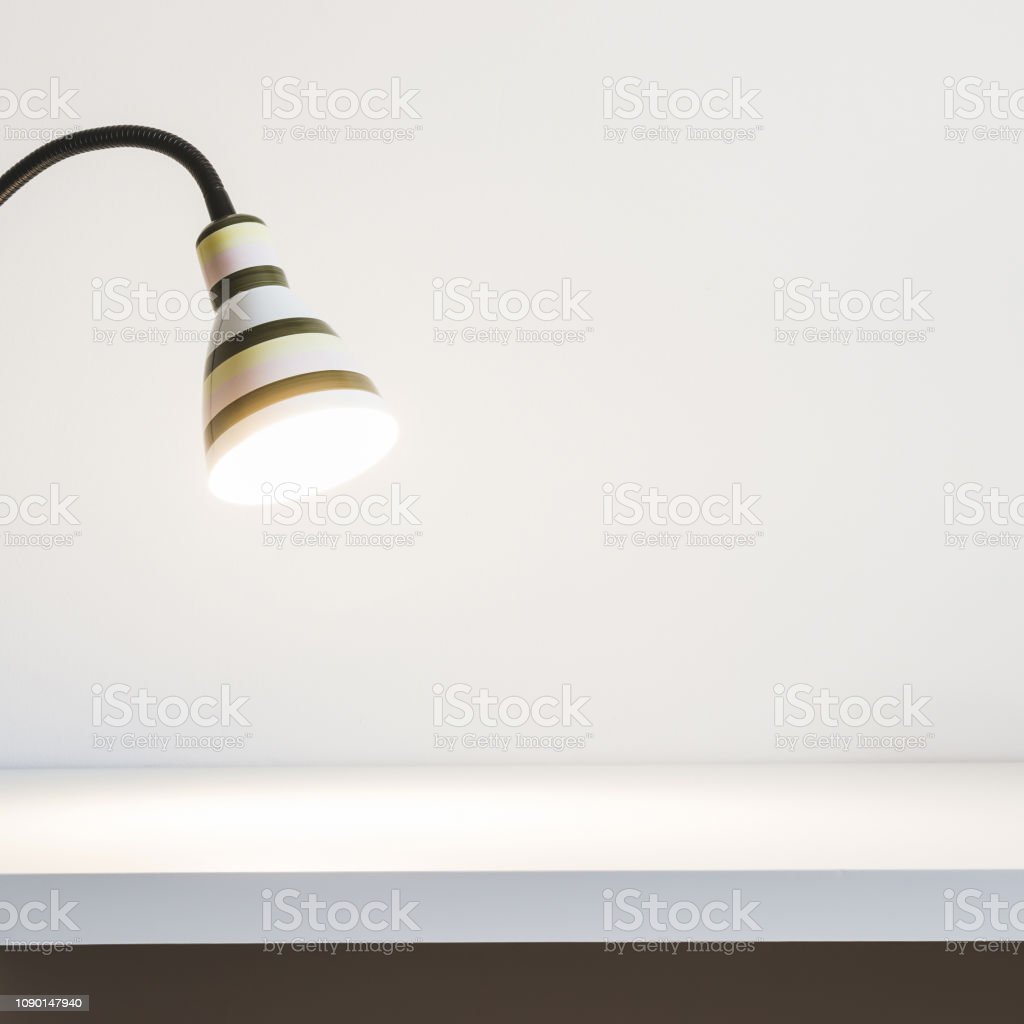 Detail Gambar Lampu Di Atas Meja Nomer 48