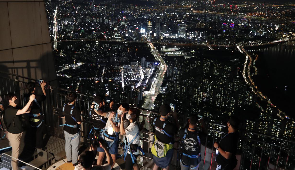 Detail Gambar Langit Gedung Dari Atas Nomer 36