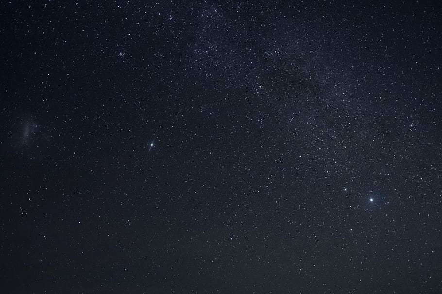 Detail Gambar Langit Malam Penuh Bintang Dan Bulan Nomer 18