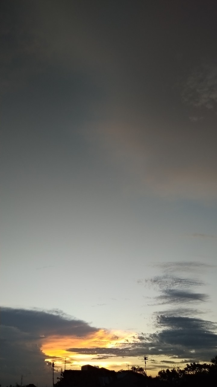 Detail Gambar Langit Mendung Nomer 11