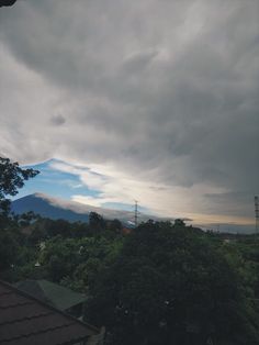 Detail Gambar Langit Mendung Nomer 13