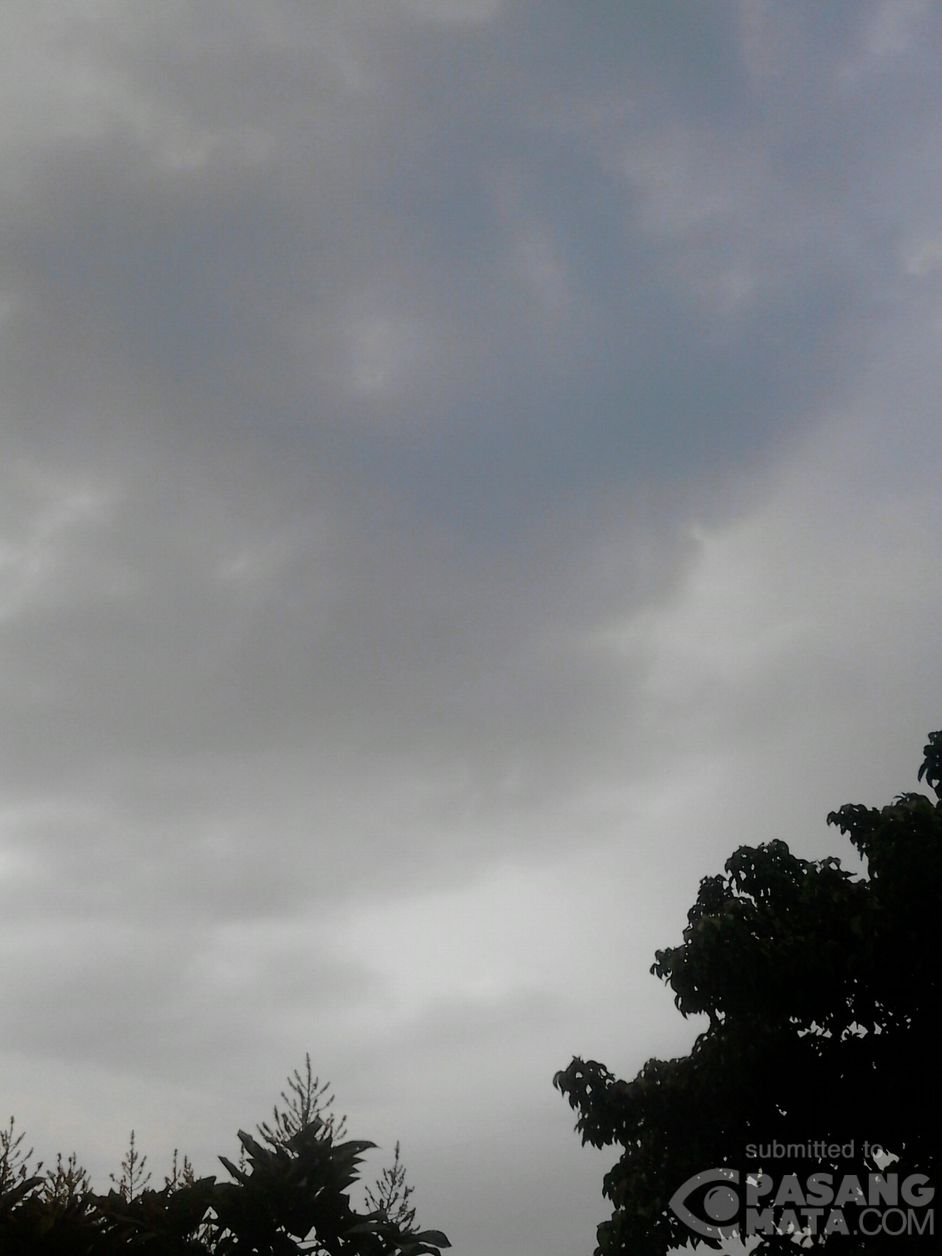 Detail Gambar Langit Mendung Nomer 23