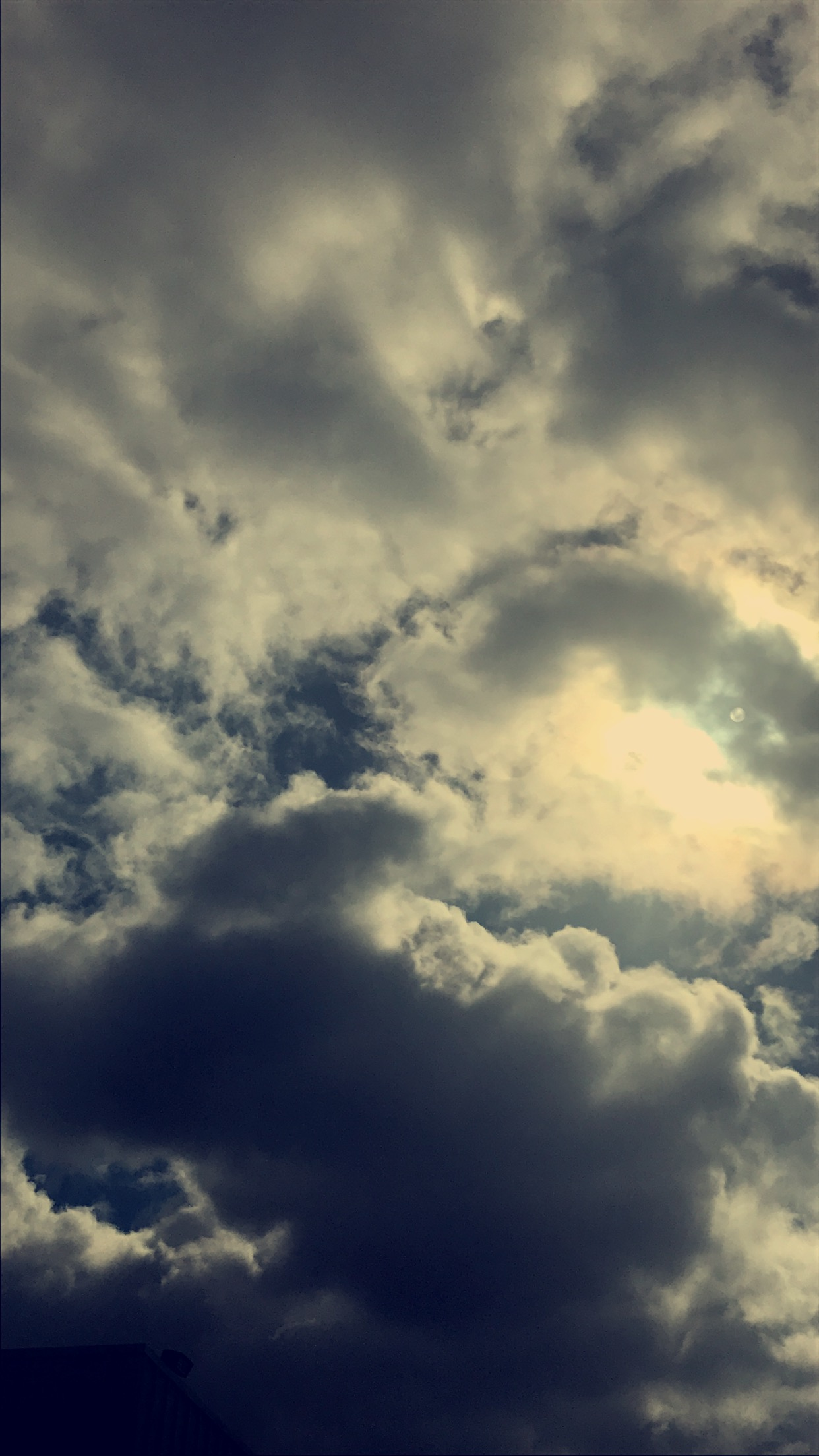 Detail Gambar Langit Mendung Nomer 8