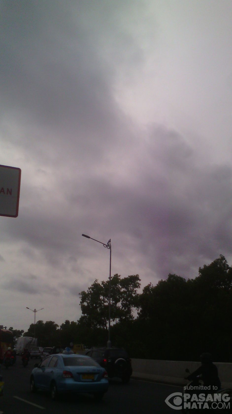 Detail Gambar Langit Mendung Nomer 9