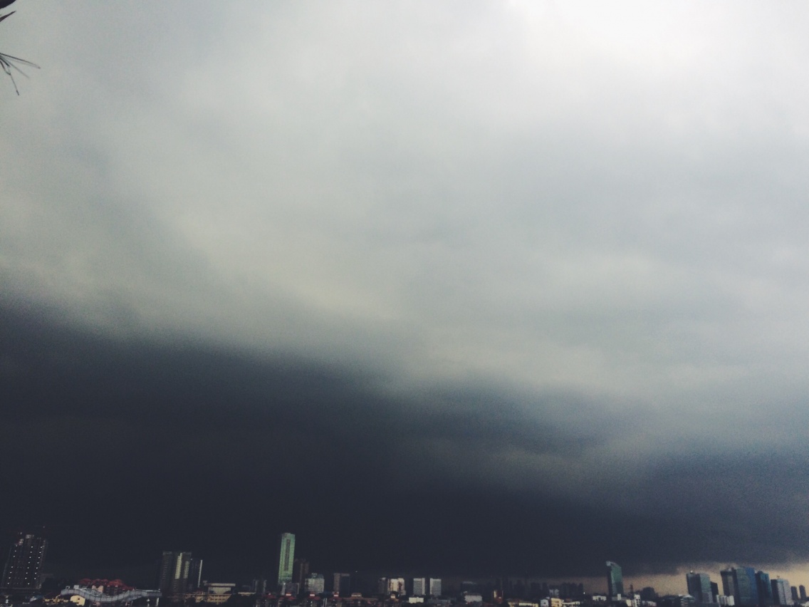 Detail Gambar Langit Mendung Nomer 34