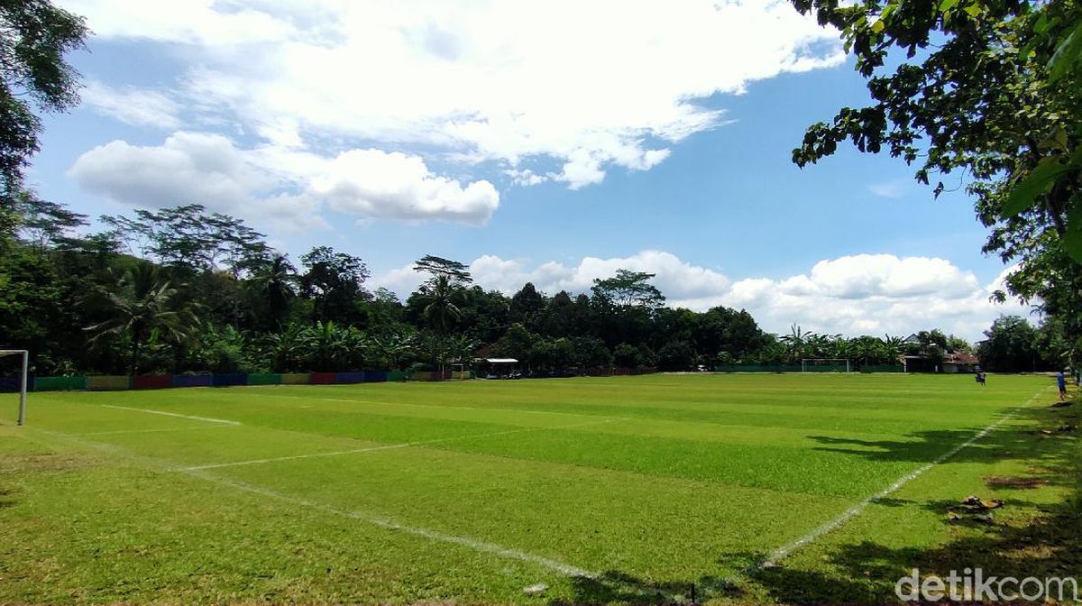 Detail Gambar Lapangan Bola Nomer 36