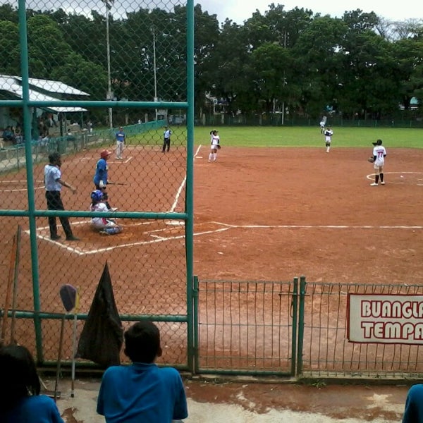 Detail Gambar Lapangan Softball Nomer 20