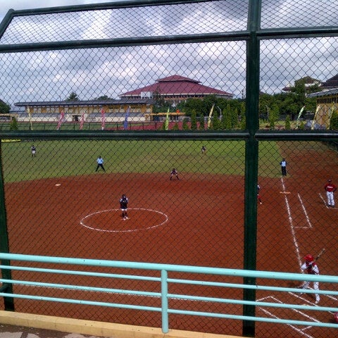 Detail Gambar Lapangan Softball Nomer 34