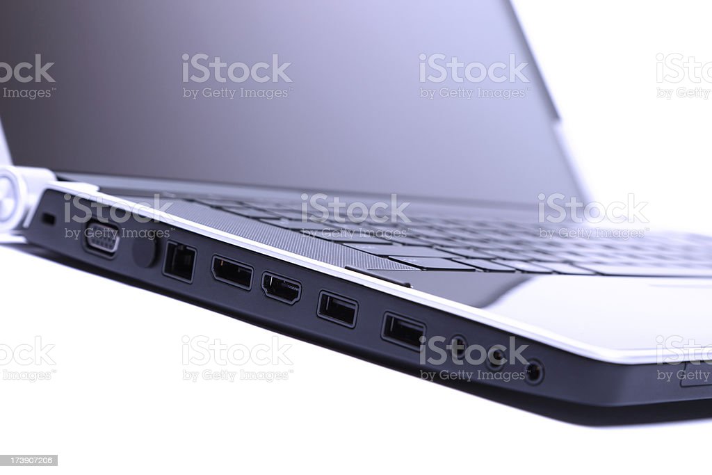 Detail Gambar Laptop Dari Samping Nomer 7