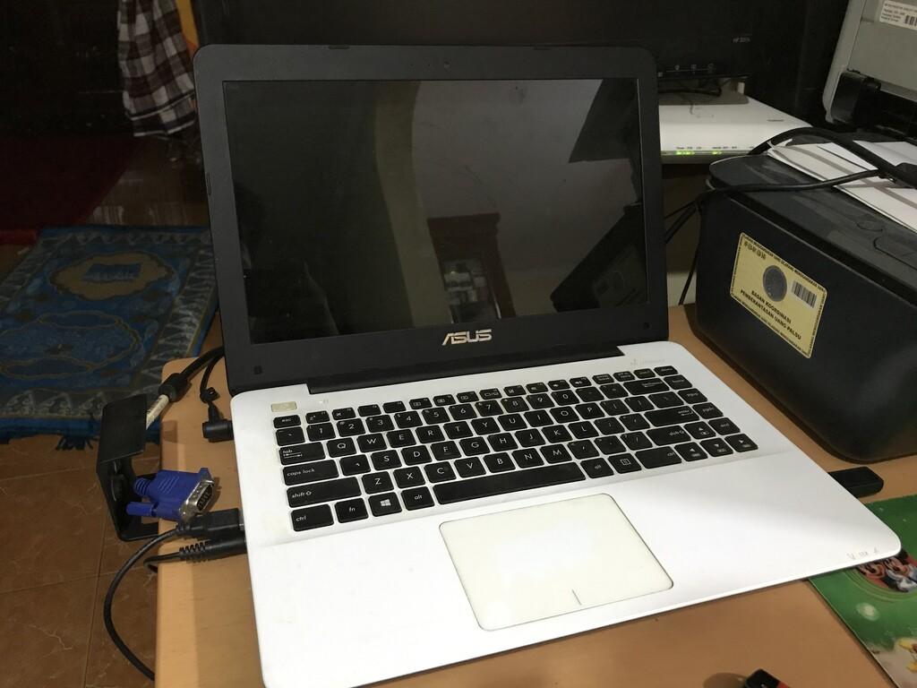 Detail Gambar Laptop Hitam Putih Nomer 48