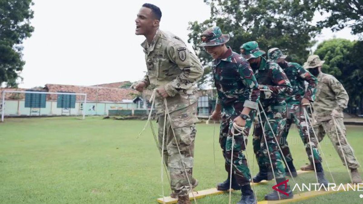 Gambar Latihan Militer Indonesia - KibrisPDR