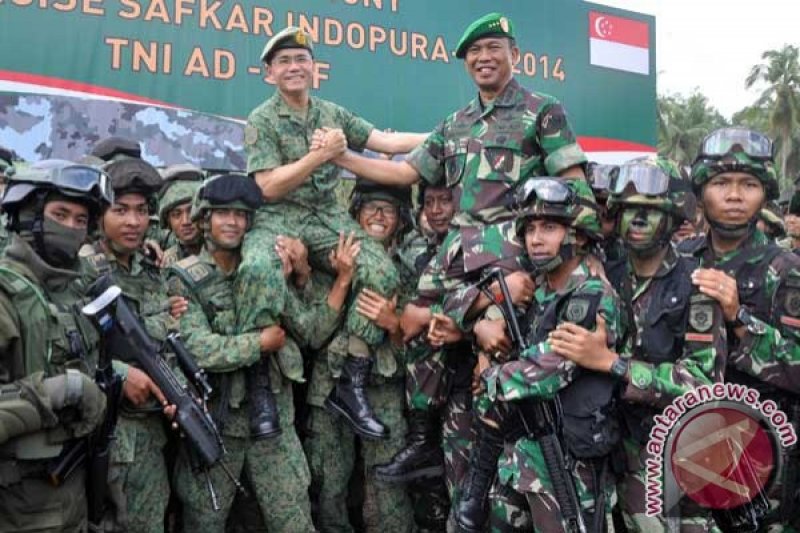 Detail Gambar Latihan Militer Indonesia Nomer 38