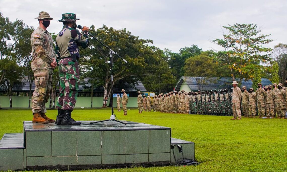 Detail Gambar Latihan Militer Indonesia Nomer 6