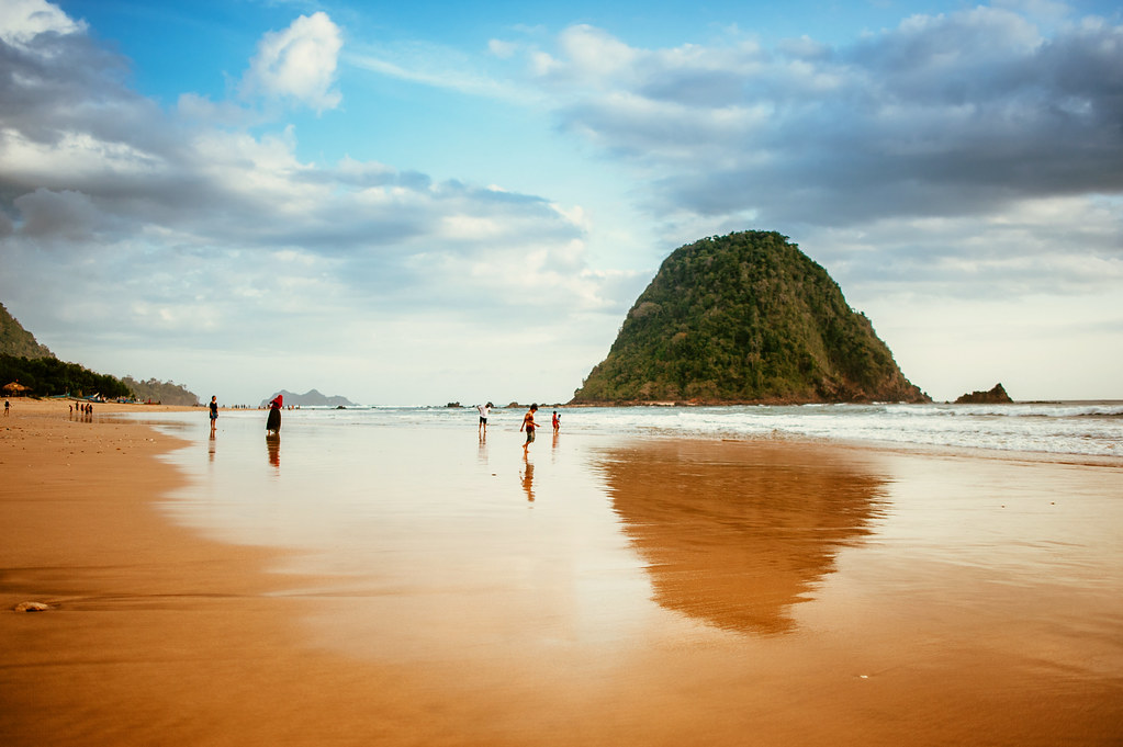 Detail Gambar Laut Merah Banyuwangi Nomer 24