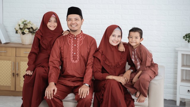 Detail Gambar Lebaran Bersama Keluarga Nomer 4